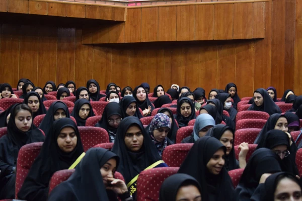 برگزاری نشست تخصصی «در دنیا چه می گذرد؟» 24