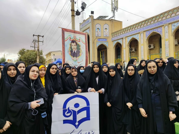 حضور پرشور اساتید، کارکنان و دانشجویان دانشگاه فرهنگیان کرمانشاه در راهپیمایی 13 آبان 2