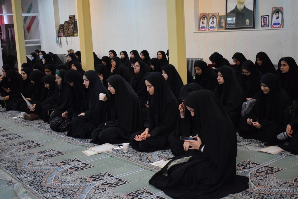 برگزاری مراسم روضه حضرت زهرا(س) در پردیس شهید صدوقی  3