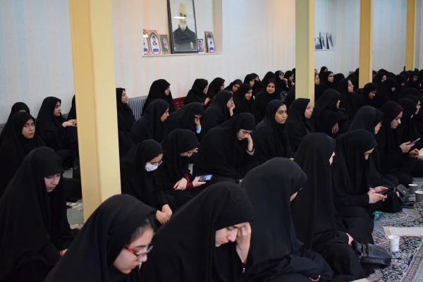 برگزاری مراسم روضه حضرت زهرا(س) در پردیس شهید صدوقی  7