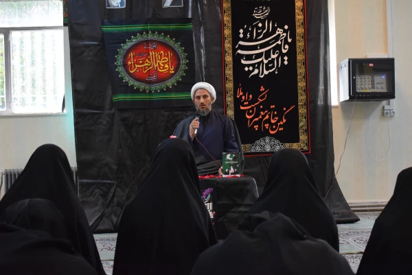 برگزاری مراسم روضه حضرت زهرا(س) در پردیس شهید صدوقی  2