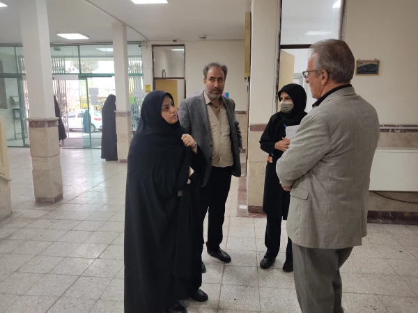 بازدید ریاست دانشگاه از روند برگزاری امتحانات پایان ترم  دانشجو معلمان
 7