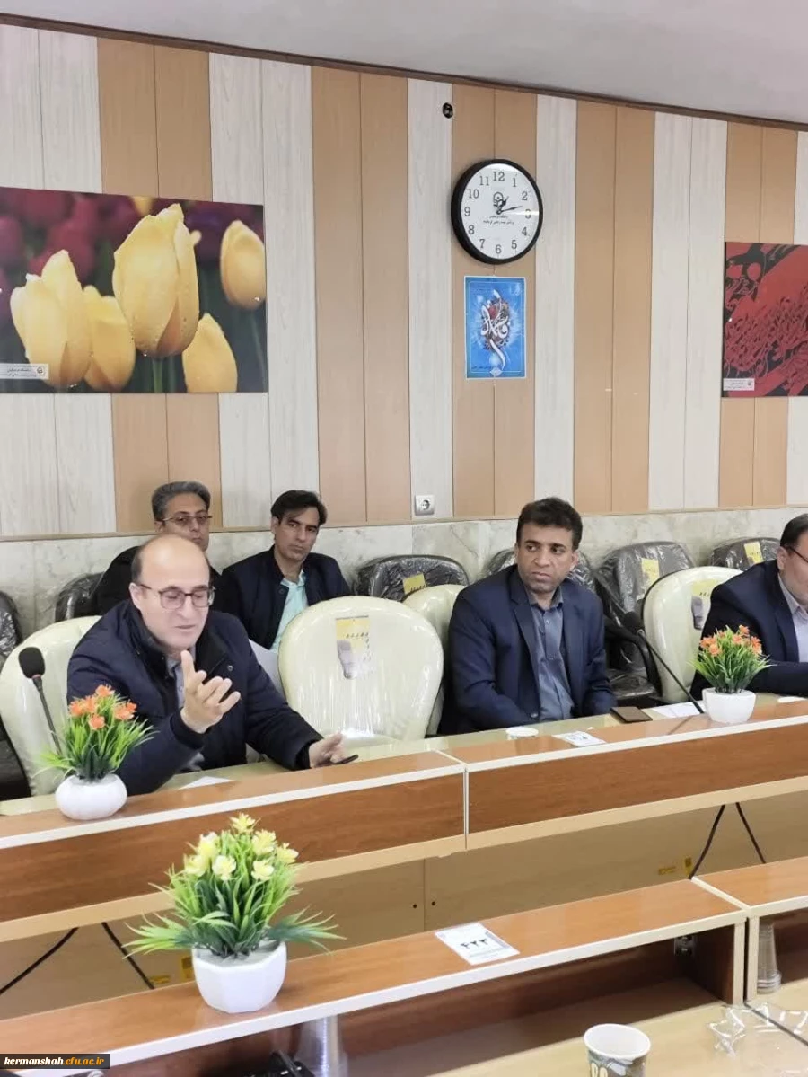 
برگزاری دوره بازآموزی اساتید کارورزی 2 و 4
 5