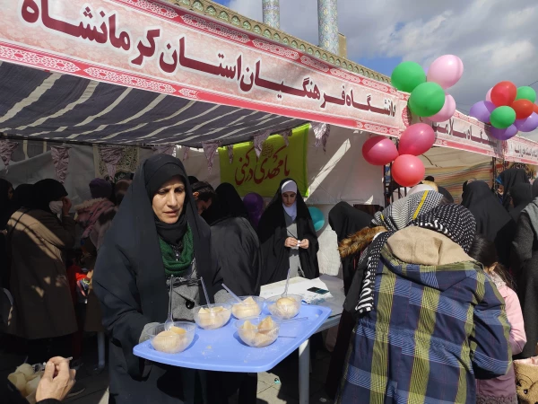 برپایی موکب فرهنگی - پذیرایی در مراسم شادپیمایی جشن بزرگ نیمه شعبان 9
