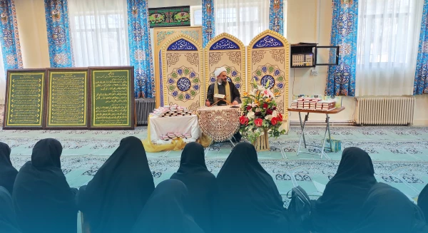 مراسم اهدا کلام الله مجید به نو دانشجو معلمان پردیس شهید صدوقی 2