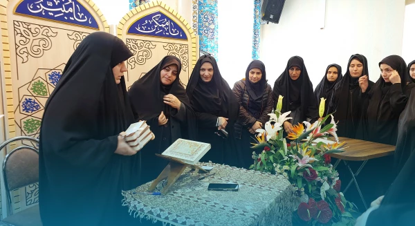 مراسم اهدا کلام الله مجید به نو دانشجو معلمان پردیس شهید صدوقی 4