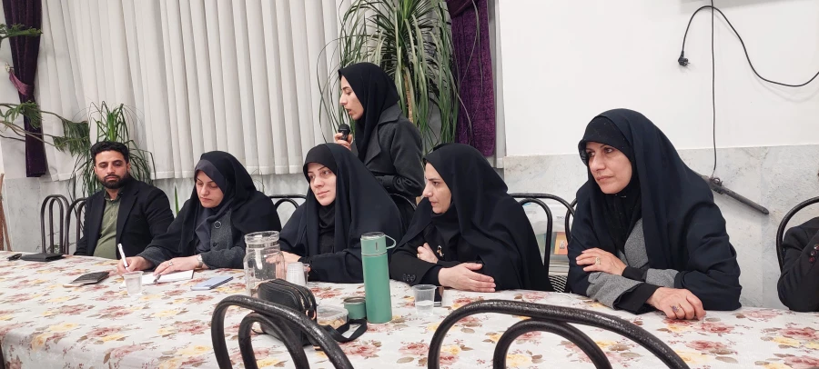 محفل صمیمی ریاست پردیس شهید صدوقی با دانشجومعلمان 8