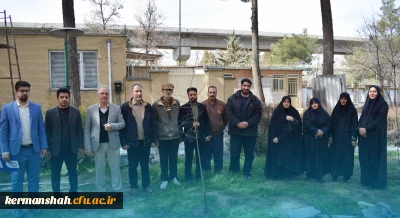 کاشت نهال توسط اعضای هیات رئیسه دانشگاه به مناسبت هفته منابع طبیعی و روز درختکاری

