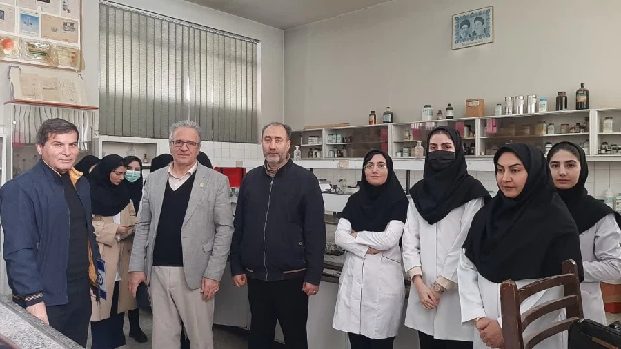بازدید میدانی ریاست دانشگاه از آزمایشگاه پردیس شهید رجایی 4