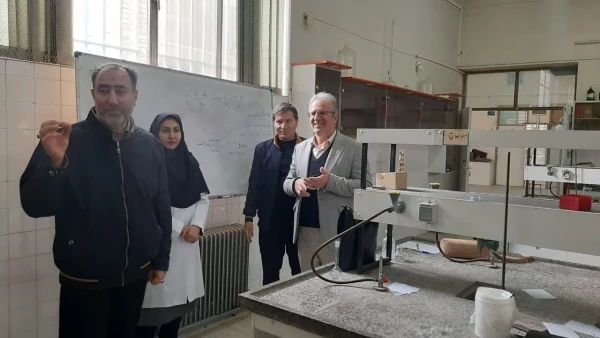بازدید میدانی ریاست دانشگاه از آزمایشگاه پردیس شهید رجایی 6