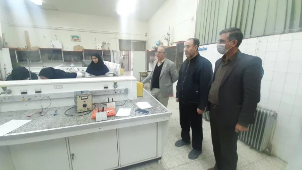 بازدید میدانی ریاست دانشگاه از آزمایشگاه پردیس شهید رجایی 7