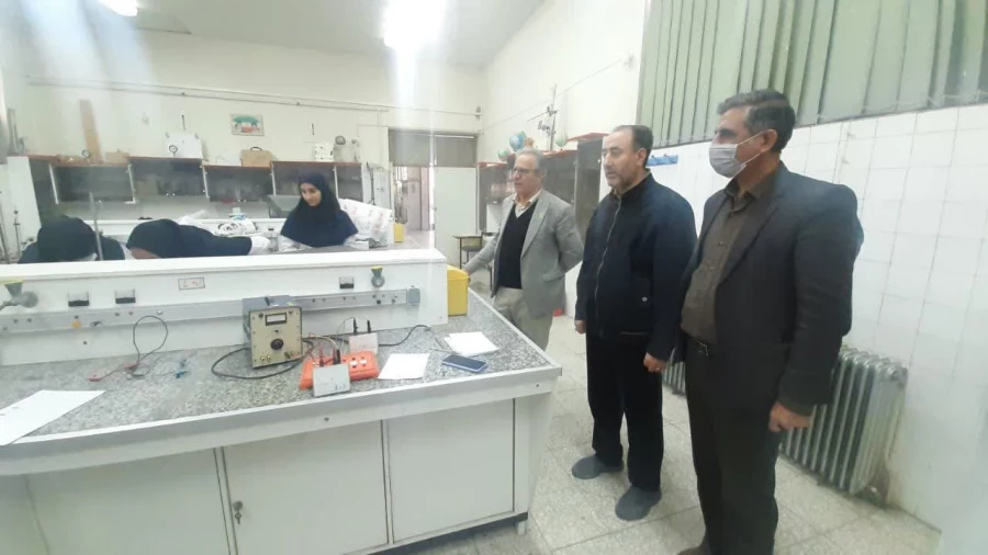 بازدید میدانی ریاست دانشگاه از آزمایشگاه پردیس شهید رجایی 7
