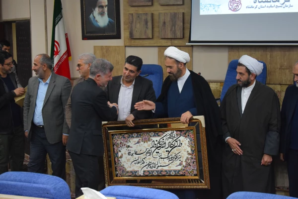 تجلیل از رئیس، معاون و استاد دانشگاه فرهنگیان در مراسم اساتید جهادگر 18