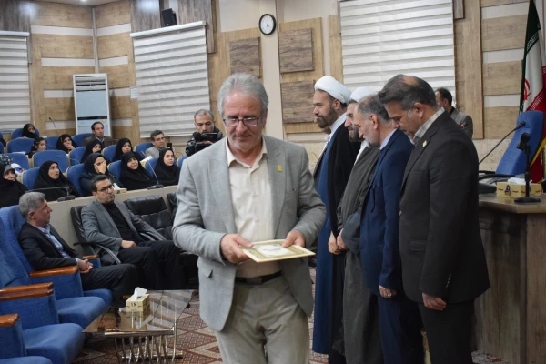 تجلیل از رئیس، معاون و استاد دانشگاه فرهنگیان در مراسم اساتید جهادگر 22