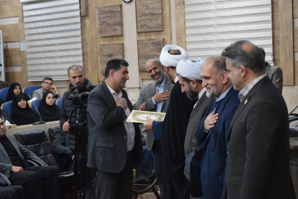 تجلیل از رئیس، معاون و استاد دانشگاه فرهنگیان در مراسم اساتید جهادگر 23