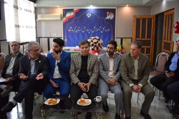 دیدار اعضای هیئت رئیسه دانشگاه فرهنگیان کرمانشاه با مدیر کل آموزش و پرورش استان 7