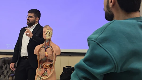 VideoCapture_۲۰۲۵۰۴۱۶-۱۶۵۹۳۳