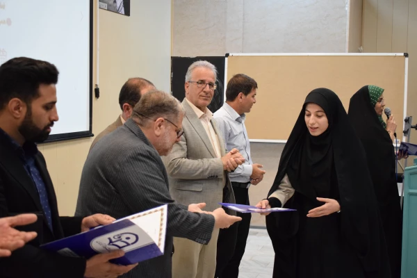 برگزاری همایش گرامیداشت روز روانشناس و تجلیل از فعالین حوزه مشاوره 19