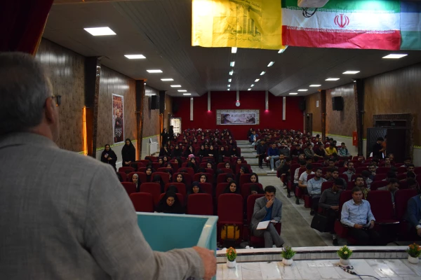 برگزاری همایش گرامیداشت روز روانشناس و تجلیل از فعالین حوزه مشاوره 11