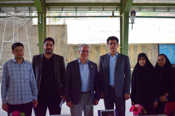 برپایی میز خدمت دانشگاه فرهنگیان کرمانشاه در محل مسجد جامع کرمانشاه 3