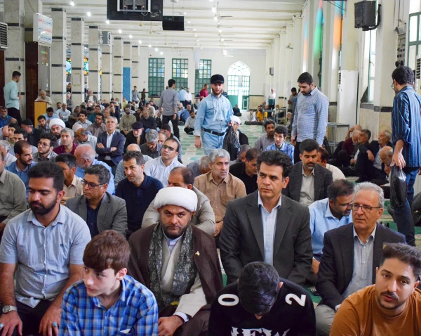 برپایی میز خدمت دانشگاه فرهنگیان کرمانشاه در محل مسجد جامع کرمانشاه 10