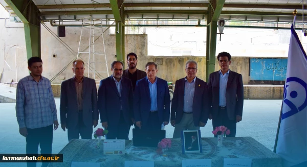 برپایی میز خدمت دانشگاه فرهنگیان کرمانشاه در محل مسجد جامع کرمانشاه 11