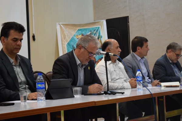 نشست صمیمانه پرسش و پاسخ دانشجویی با حضور ریاست دانشگاه 3