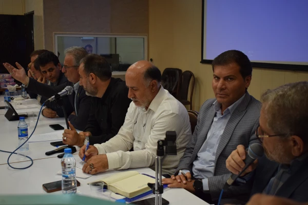 نشست صمیمانه پرسش و پاسخ دانشجویی با حضور ریاست دانشگاه 8