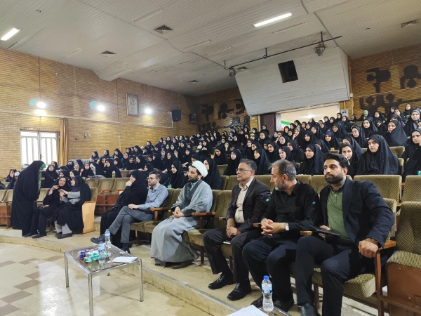 نشست توجیهی امور استخدامی و هسته گزینش آموزش و پرورش با دانشجو معلمان
 2