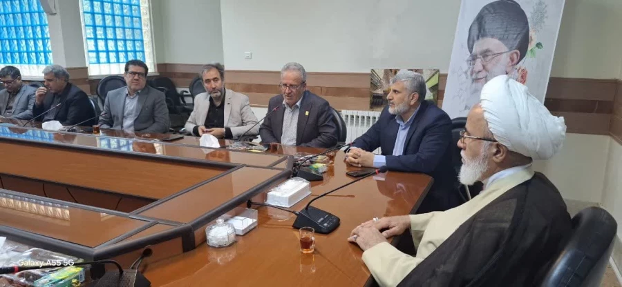 دیدار هیئت رئیسه دانشگاه فرهنگیان و مدیران ادارات آموزش وپرورش استان کرمانشاه با نماینده ولی فقیه و امام جمعه کرمانشاه
 7