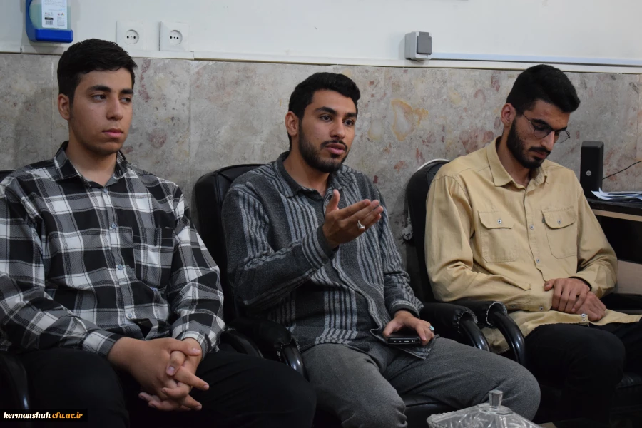  جلسه انتخاب دبیر شورای صنفی_رفاهی پردیس شهید رجایی کرمانشاه 
 4