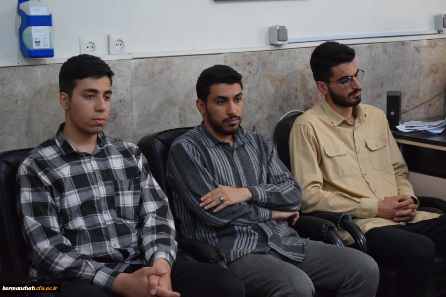  جلسه انتخاب دبیر شورای صنفی-رفاهی پردیس شهید رجایی کرمانشاه 
 4