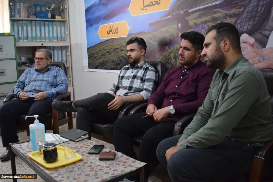  جلسه انتخاب دبیر شورای صنفی-رفاهی پردیس شهید رجایی کرمانشاه 
 9