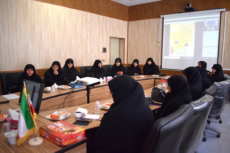 برگزاری نشست تخصصی سبک زندگی الگوی سوم زن مسلمان با رویکرد علمی 5