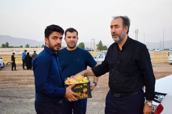 بازدید مسئول نهاد و معاون هماهنگی دانشگاه از موکب خدماتی - رفاهی شهدای دانشجو معلم 9