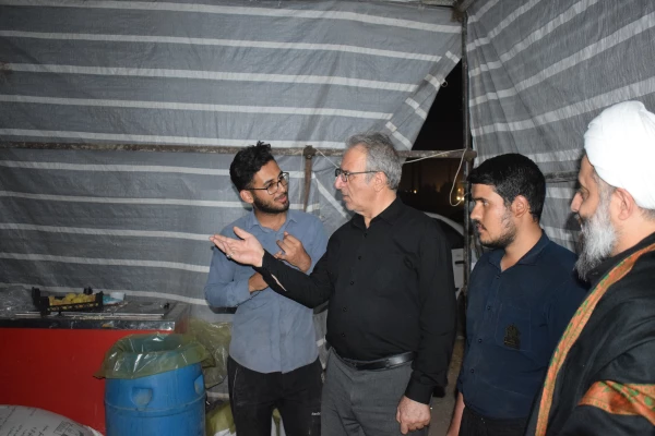 بازدید ریاست دانشگاه از موکب خدماتی - رفاهی شهدای دانشجو معلم 9