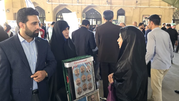 برپایی میز خدمت دانشگاه فرهنگیان کرمانشاه در محل مسجد جامع کرمانشاه 7