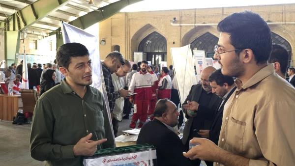 برپایی میز خدمت دانشگاه فرهنگیان کرمانشاه در محل مسجد جامع کرمانشاه 9