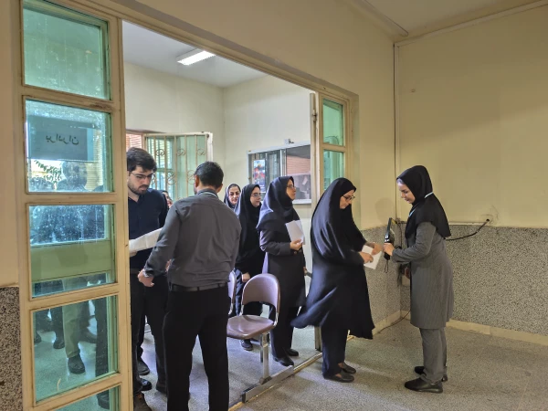 بازدید ریاست دانشگاه از روند برگزاری آزمون ارزشیابی جامع صلاحیت های حرفه ای (اصلح) 2