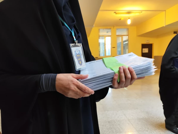 بازدید ریاست دانشگاه از روند برگزاری آزمون ارزشیابی جامع صلاحیت های حرفه ای (اصلح) 3