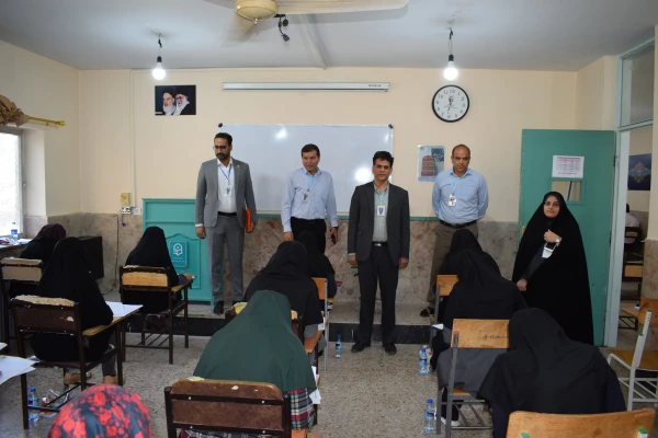 بازدید ریاست پردیس شهید صدوقی از روند برگزاری آزمون ارزشیابی جامع صلاحیت های حرفه ای (اصلح) 2