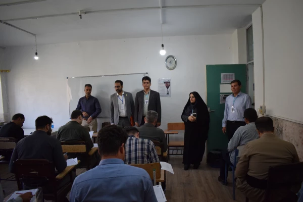 بازدید ریاست پردیس شهید صدوقی از روند برگزاری آزمون ارزشیابی جامع صلاحیت های حرفه ای (اصلح) 5