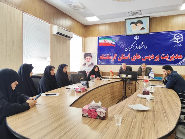 بزرگداشت هفته دولت و کارمند و تقدیر از کارمندان دانشگاه 3