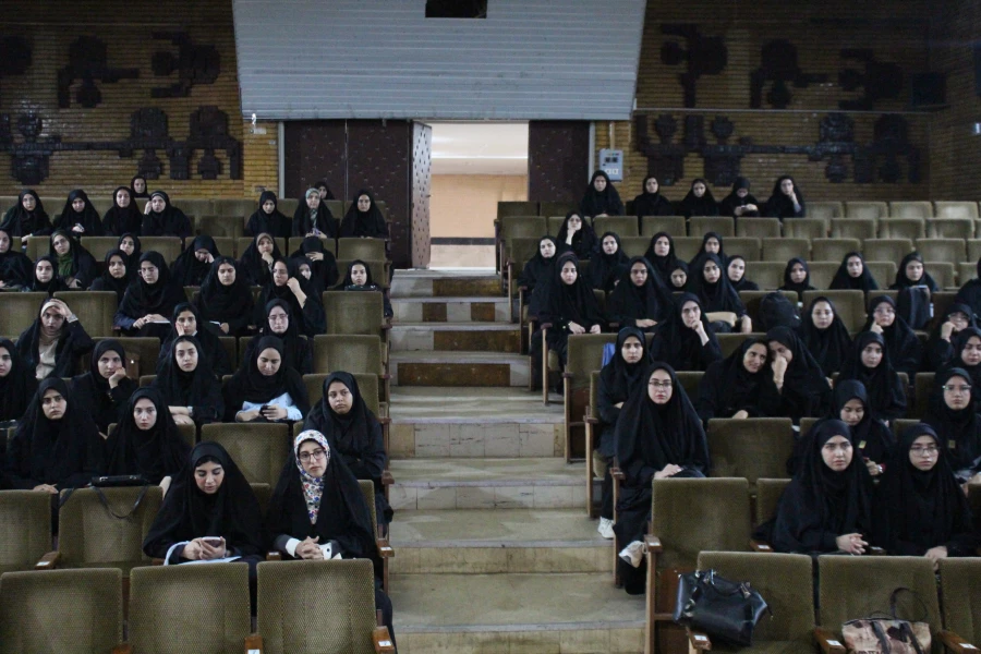 برگزاری جلسه توجیهی ویژه دانشجومعلمان ساکن سراهای دانشجویی پردیس شهید صدوقی  6