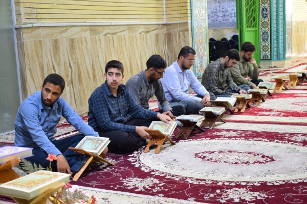 برگزاری محفل انس با قرآن کریم در جوار امامزاده ابراهیم(ع) طاقبستان 2