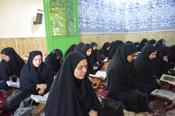 برگزاری محفل انس با قرآن کریم در جوار امامزاده ابراهیم(ع) طاقبستان 2