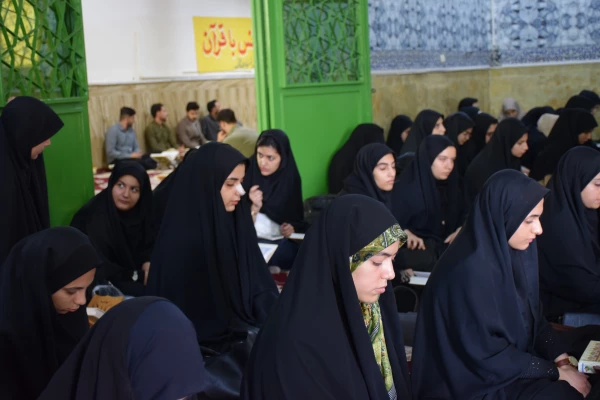 برگزاری محفل انس با قرآن کریم در جوار امامزاده ابراهیم(ع) طاقبستان 2