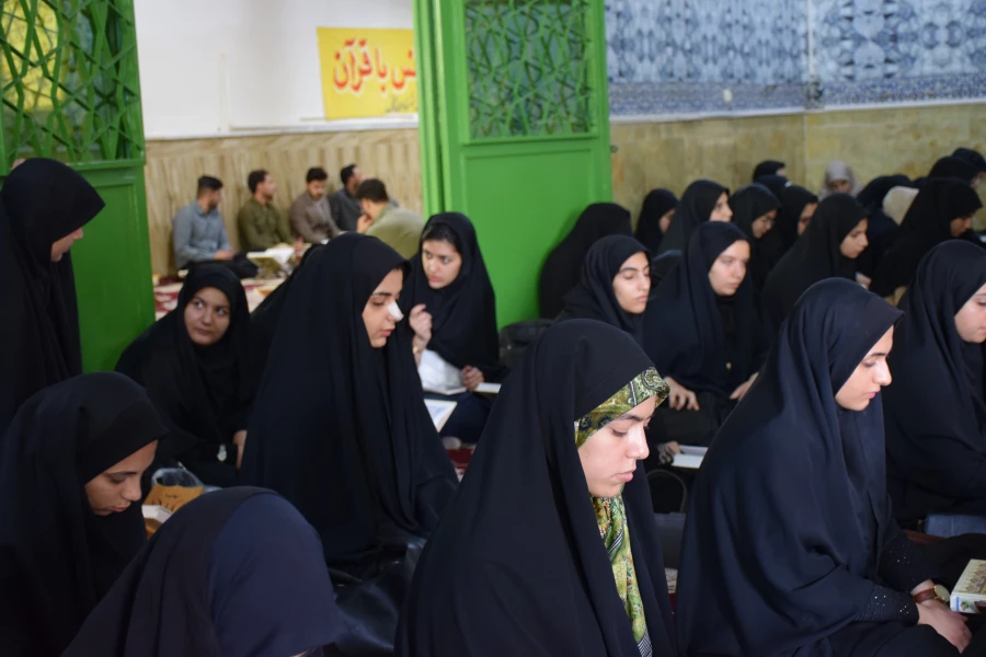 برگزاری محفل انس با قرآن کریم در جوار امامزاده ابراهیم(ع) طاقبستان 2