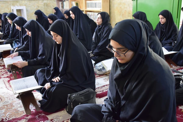 برگزاری محفل انس با قرآن کریم در جوار امامزاده ابراهیم(ع) طاقبستان 3