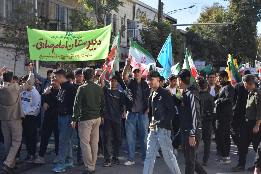 حضور پرشور اساتید،کارکنان و دانشجویان 4